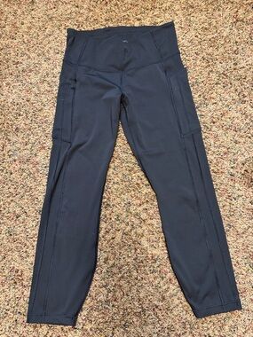 Athleta Ultimate Stash 7/8 Tights with Side Pockets - Medium